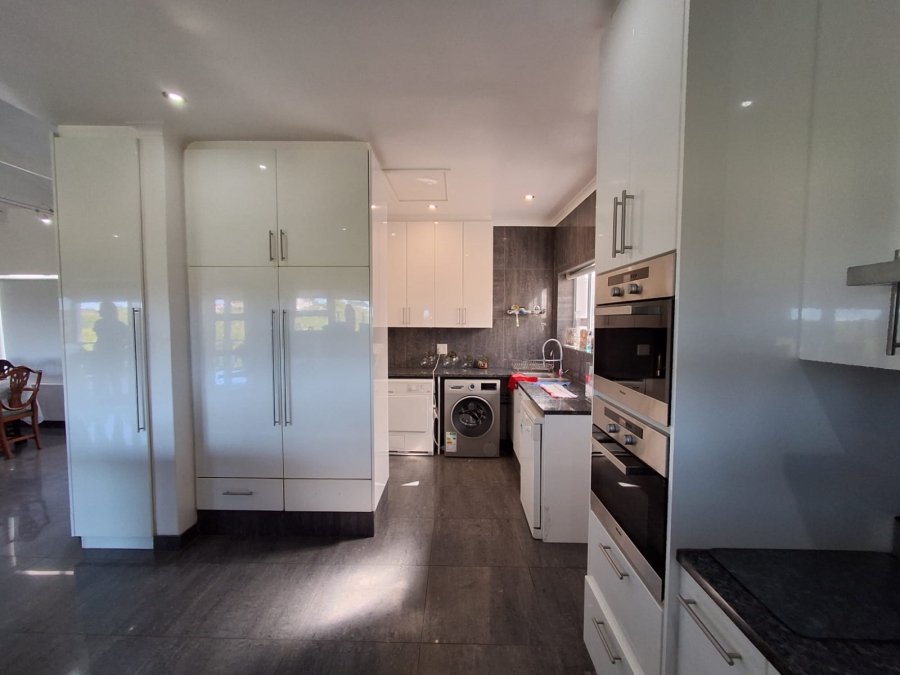 4 Bedroom Property for Sale in Stilbaai Wes Western Cape